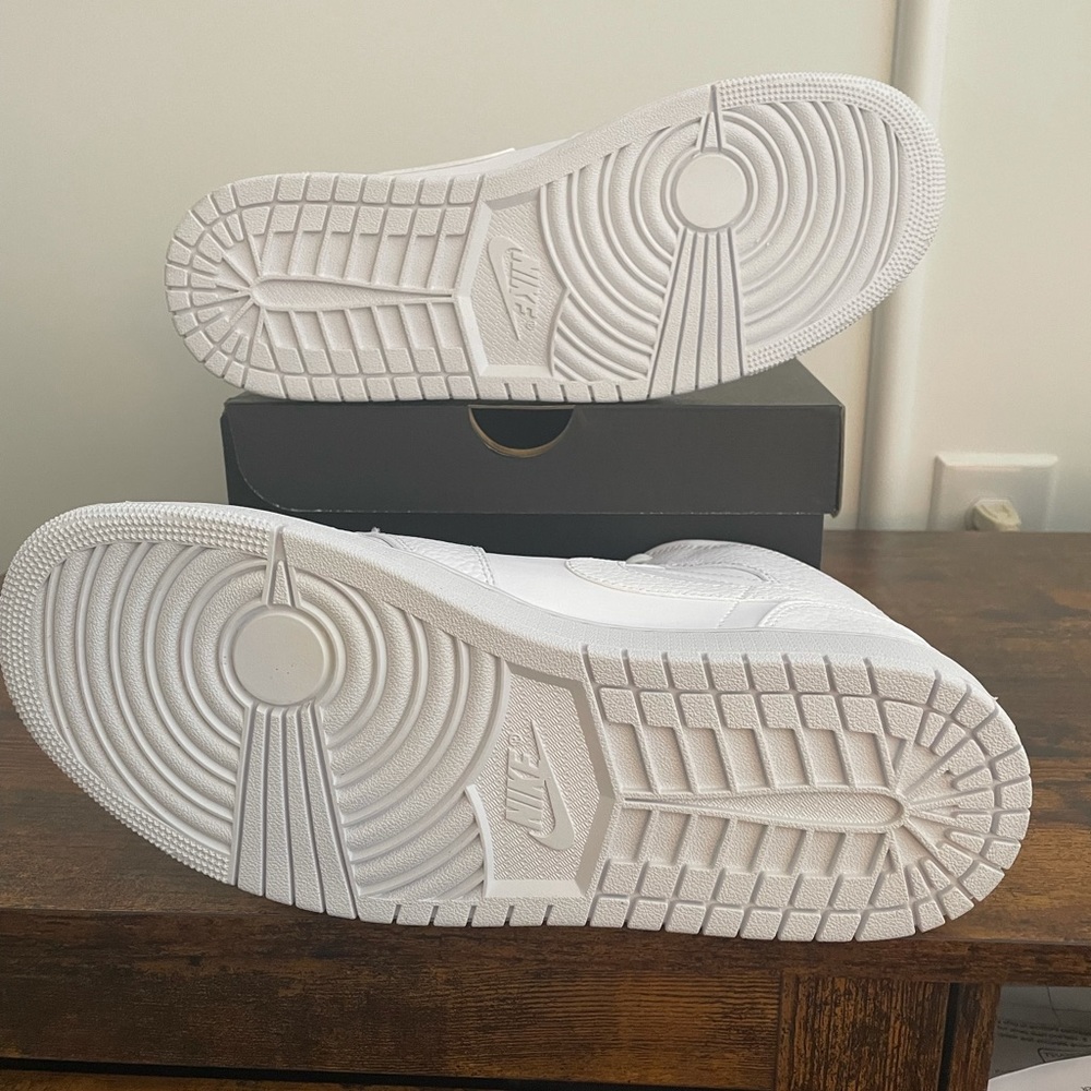 SOLD-Nike Air Jordan1 Mid Triple White- 554724-130 - Picture 5 of 12